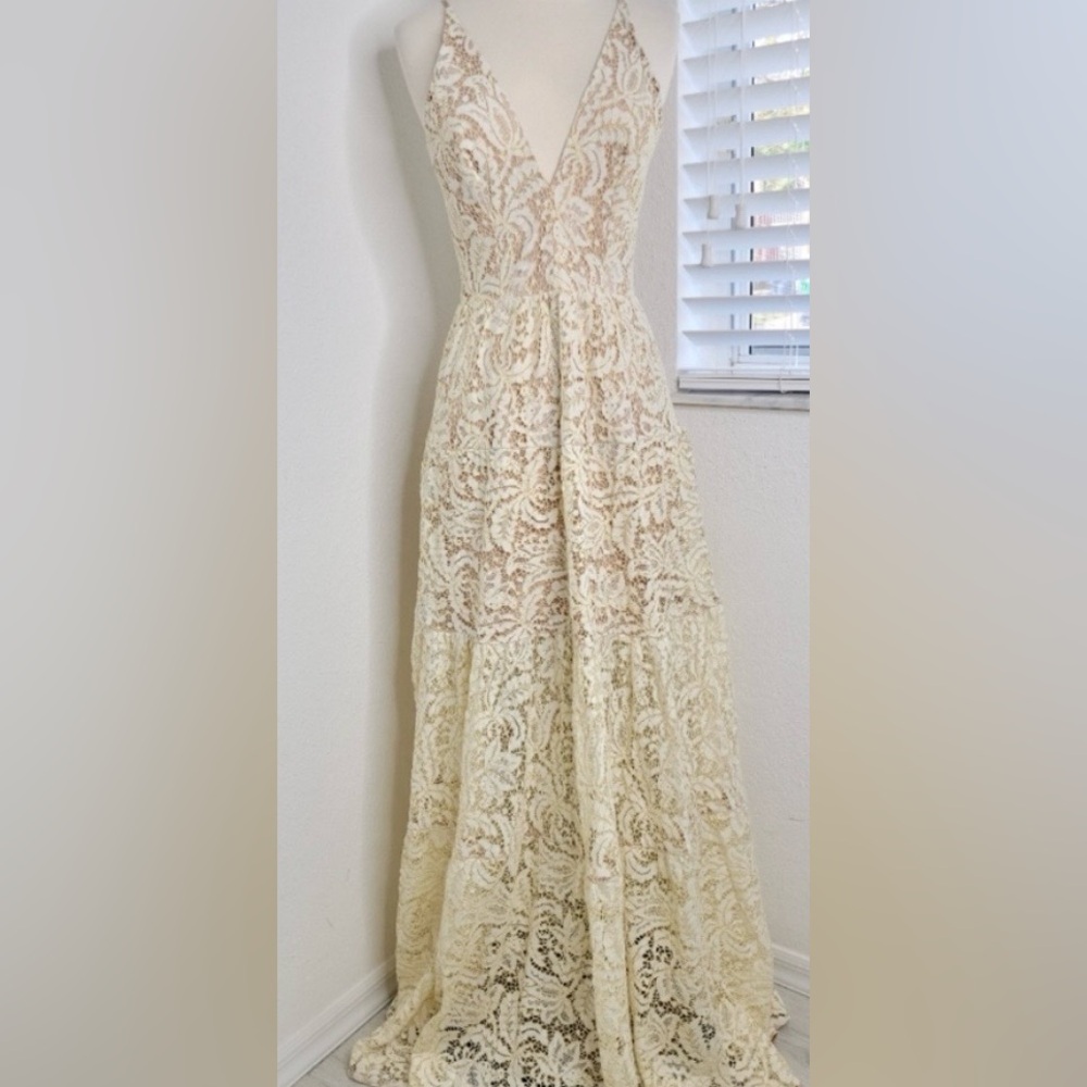 Dress the Population Melina Gold & Ivory Lace Maxi Dress - Picture 6 of 16